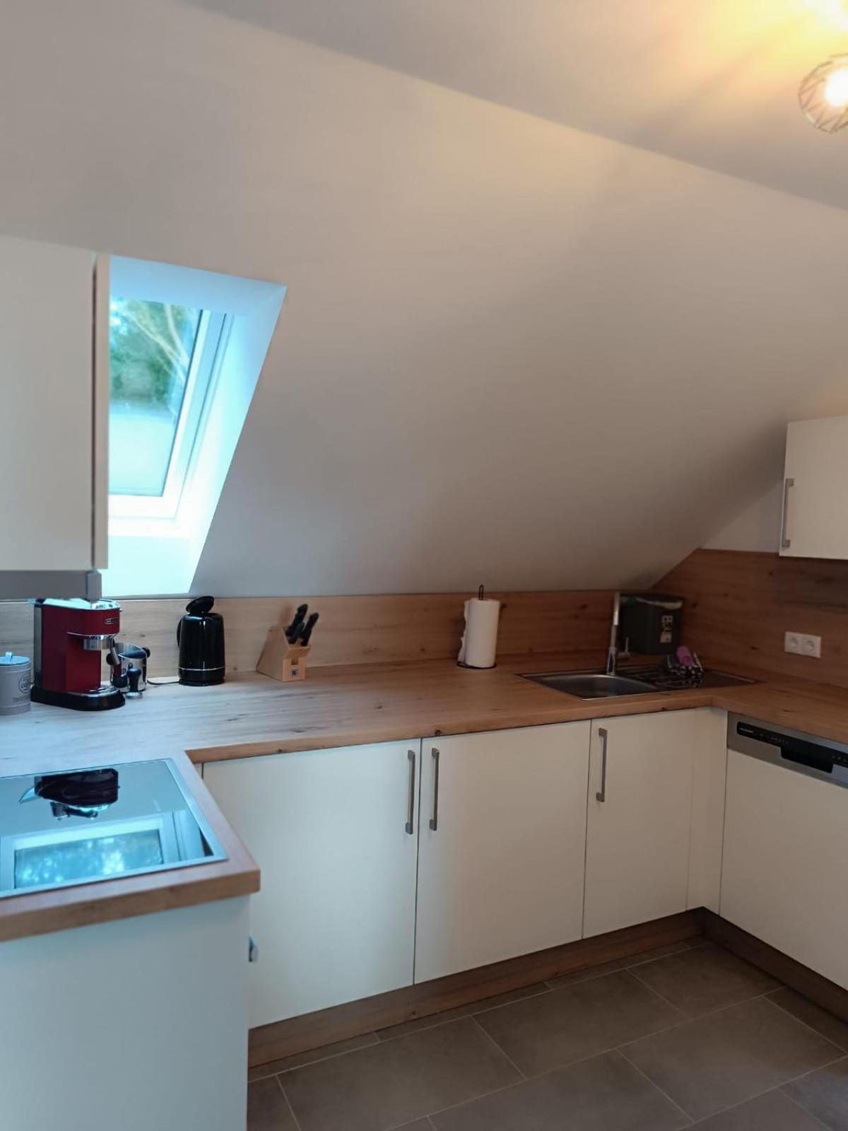 Moderne Ferienwohnung Fuer Familien Im Dachgeschoss Bosau Exterior photo