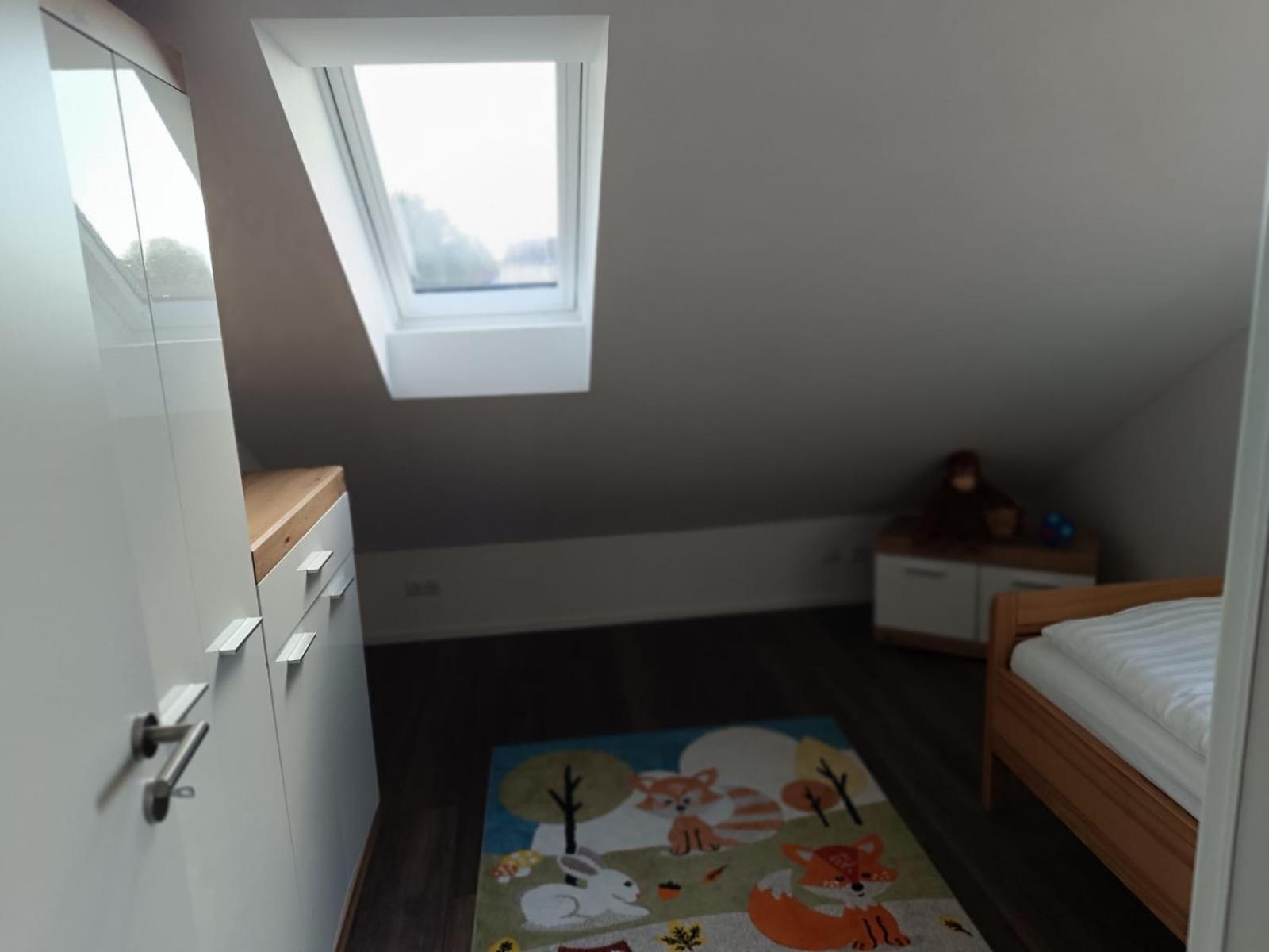 Moderne Ferienwohnung Fuer Familien Im Dachgeschoss Bosau Exterior photo