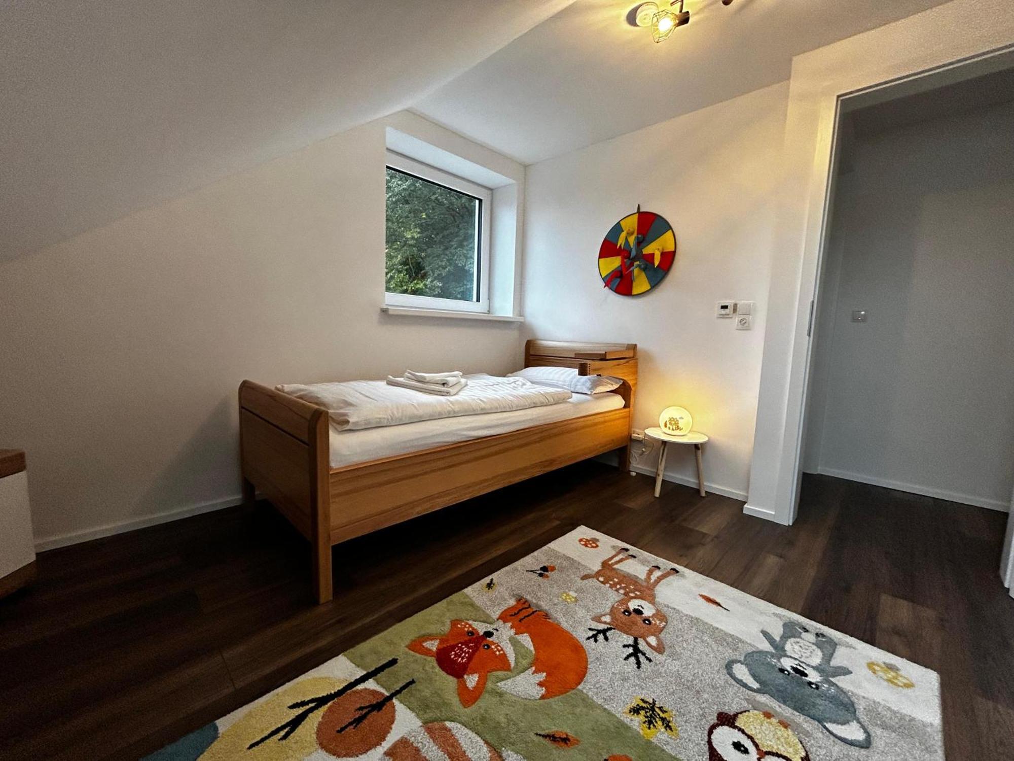 Moderne Ferienwohnung Fuer Familien Im Dachgeschoss Bosau Exterior photo