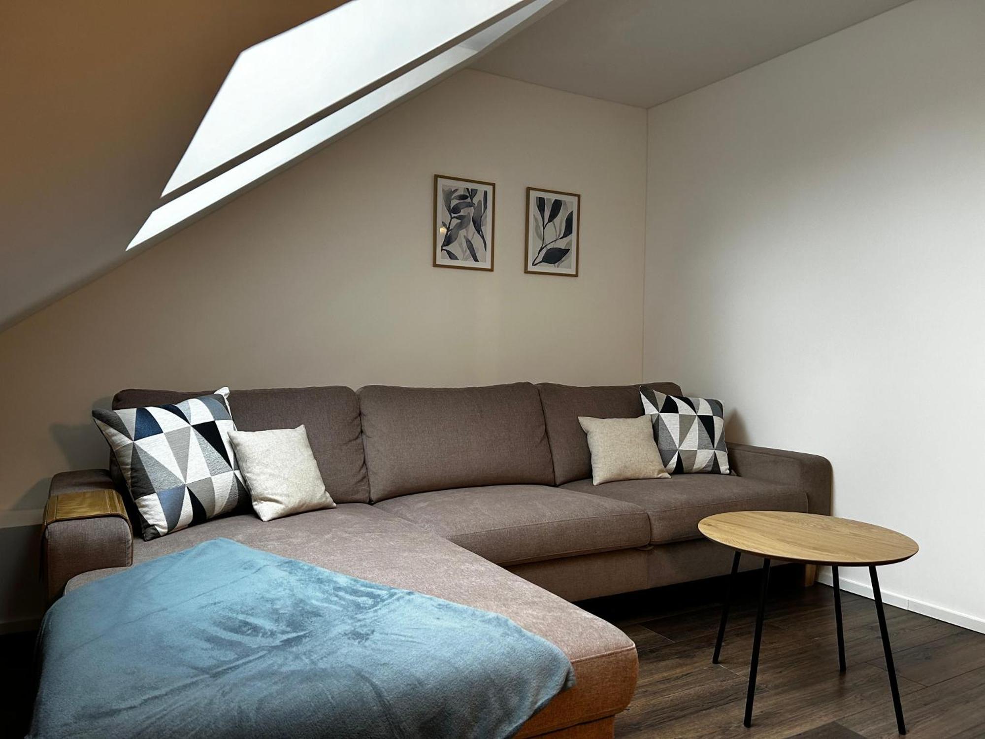 Moderne Ferienwohnung Fuer Familien Im Dachgeschoss Bosau Exterior photo